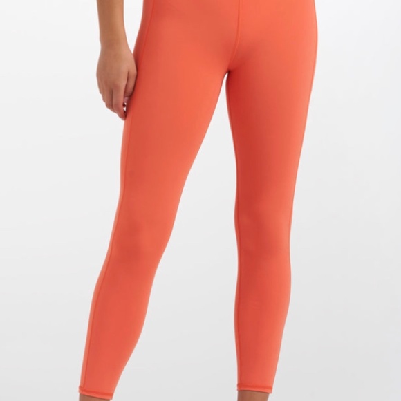 Vuori  Studio Pocket Leggings - Picture 2 of 3